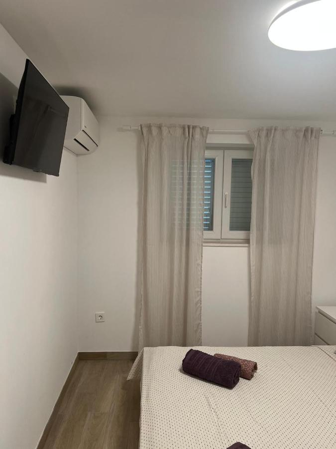 Lady Di Appartement Makarska Buitenkant foto