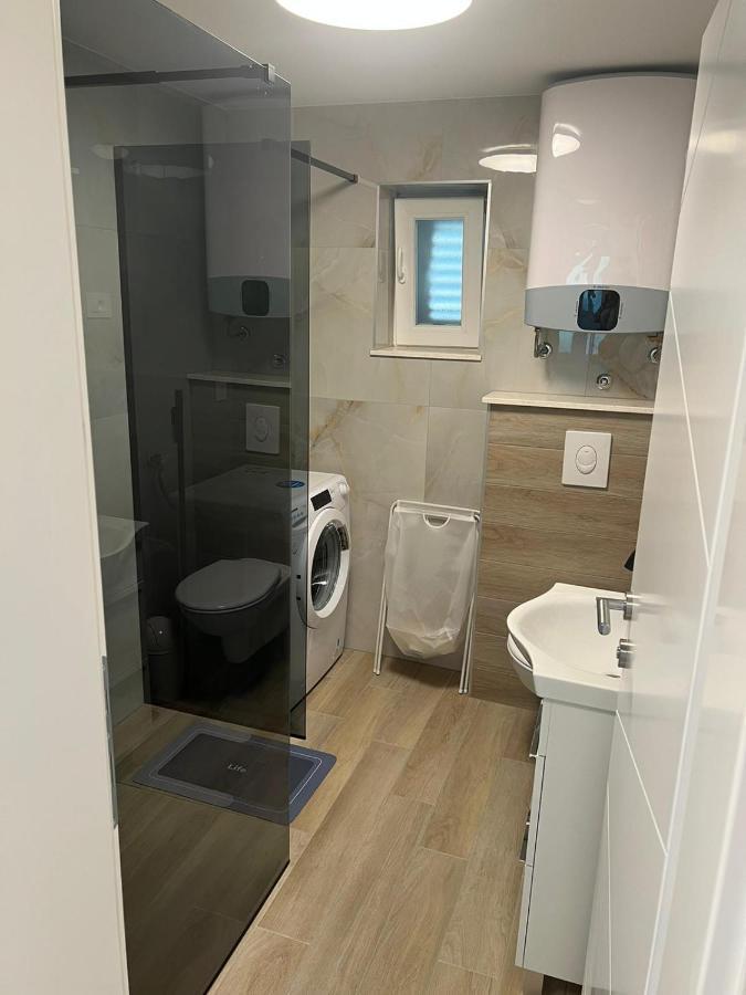Lady Di Appartement Makarska Buitenkant foto