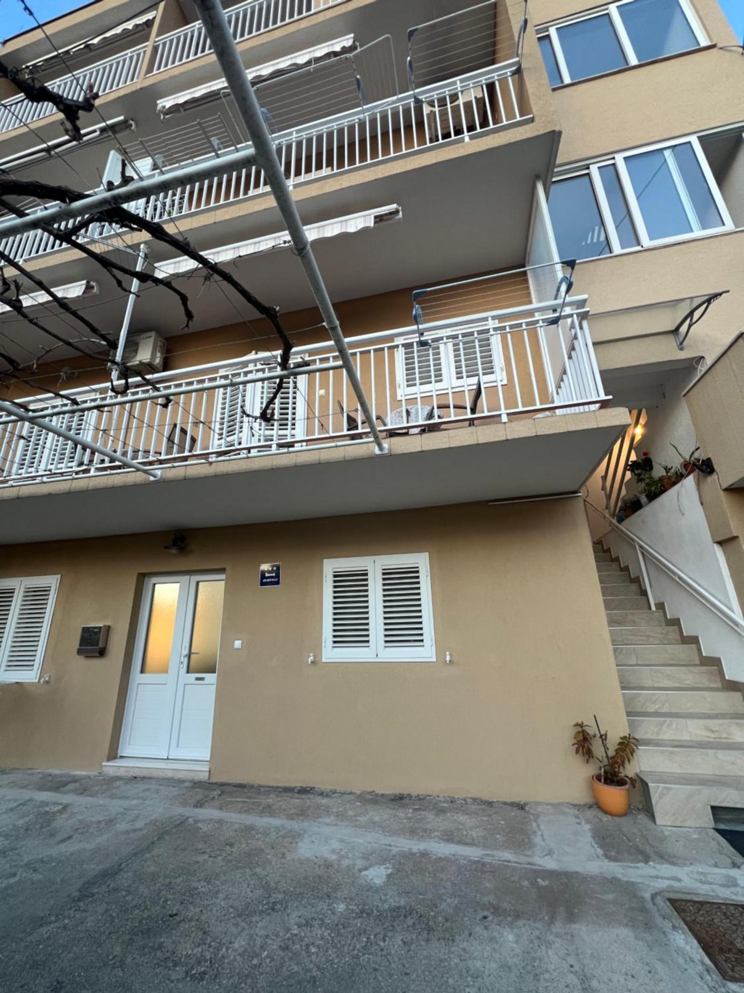 Lady Di Appartement Makarska Buitenkant foto