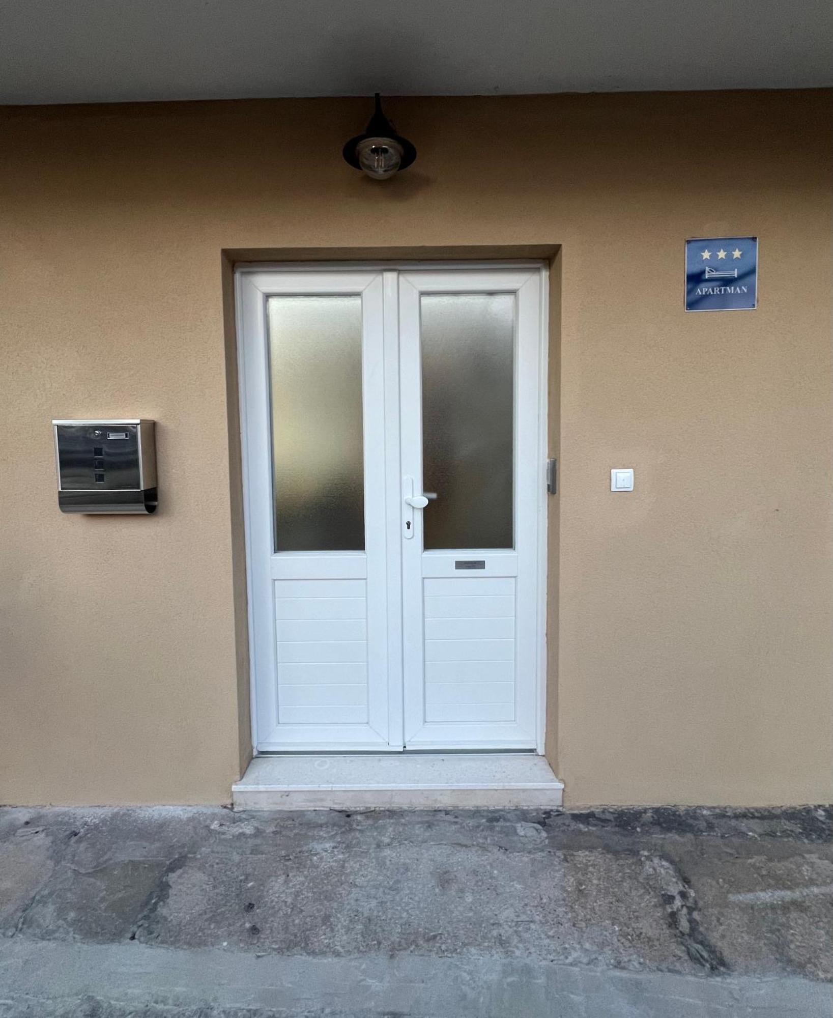 Lady Di Appartement Makarska Buitenkant foto