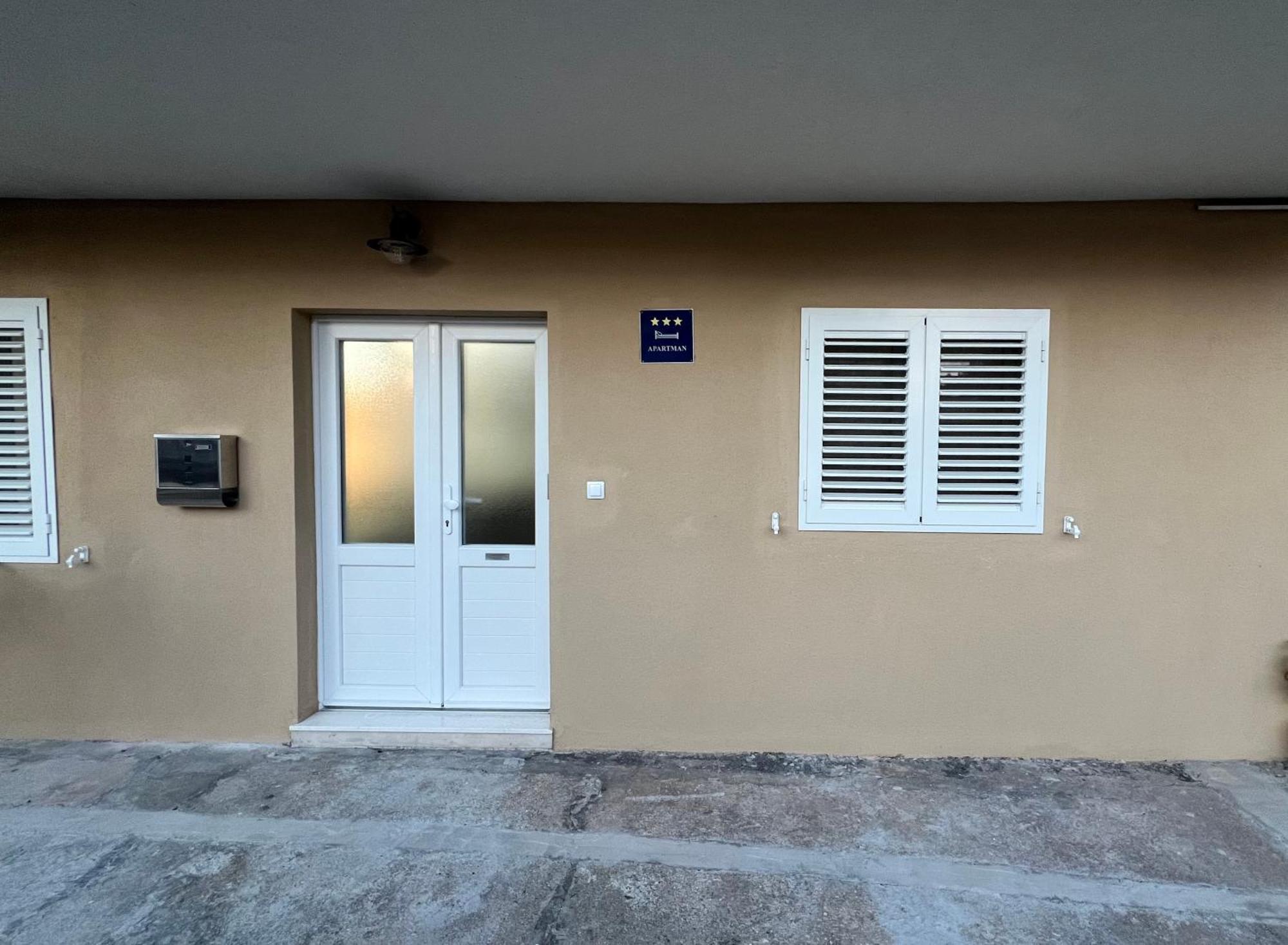 Lady Di Appartement Makarska Buitenkant foto