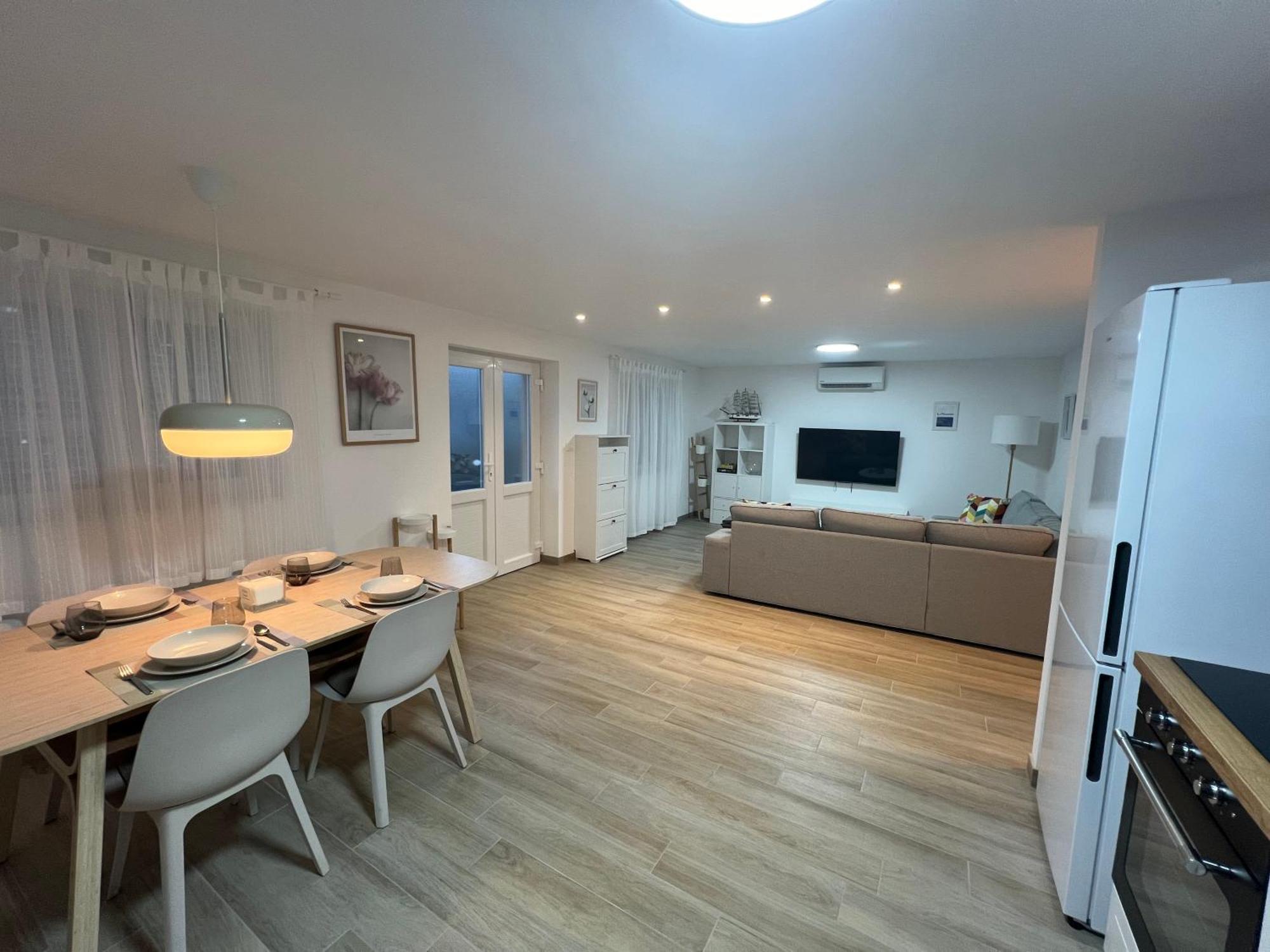 Lady Di Appartement Makarska Buitenkant foto